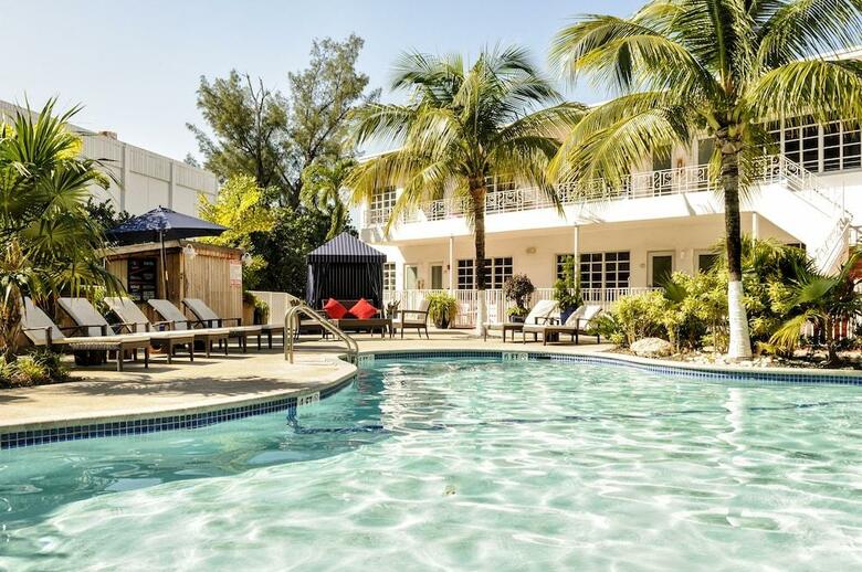 Tradewinds Apartment Hotel