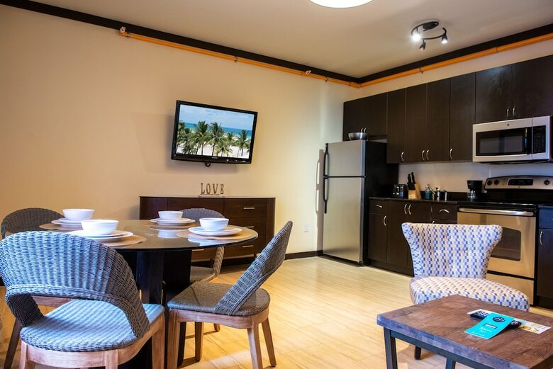 Tradewinds Apartment Hotel