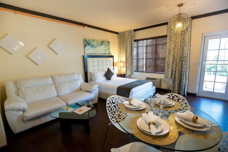 Tradewinds Apartment Hotel