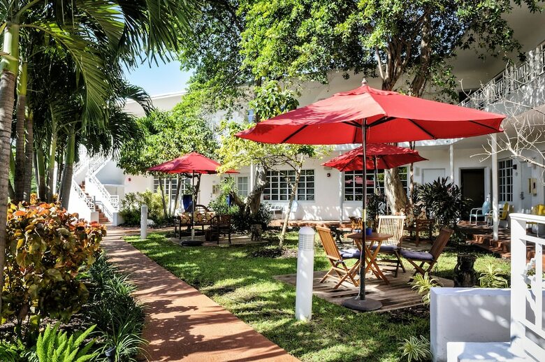 Tradewinds Apartment Hotel