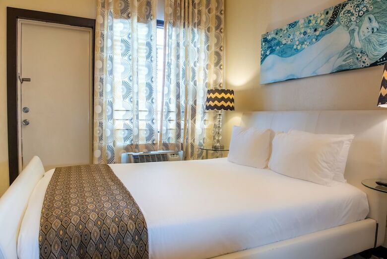 Tradewinds Apartment Hotel