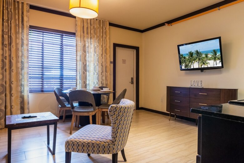 Tradewinds Apartment Hotel