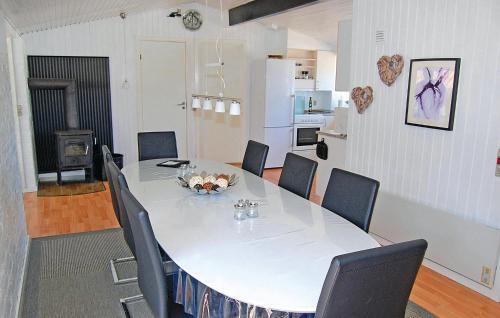 Holiday Home Dyssebjergvej R�m�