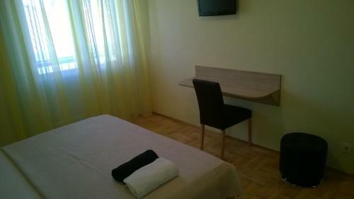 Hostal Rooms & Apartments Blue Beach