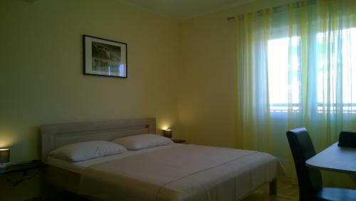 Hostal Rooms & Apartments Blue Beach