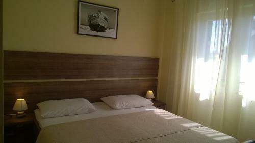 Hostal Rooms & Apartments Blue Beach