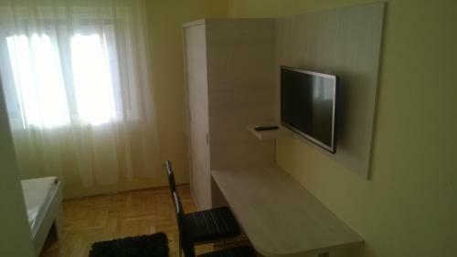 Hostal Rooms & Apartments Blue Beach