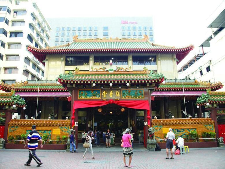 Albert Court Village Hotel