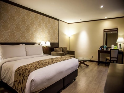 Albert Court Village Hotel