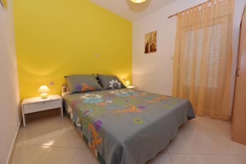 Apartments Mais Tisno