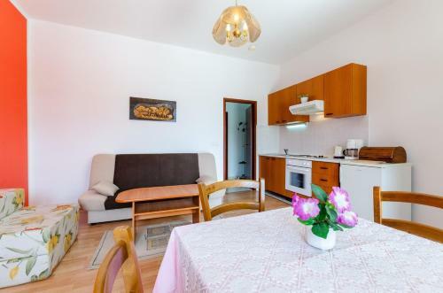 Apartment In Crikvenica 13703