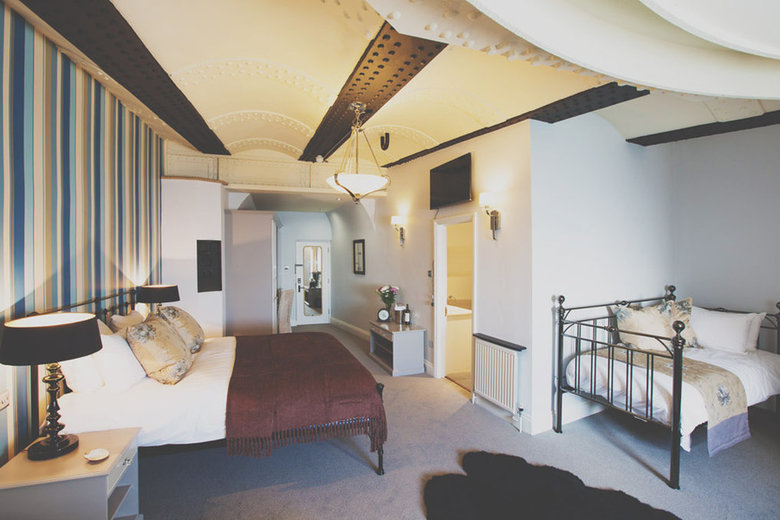 Hotel No Man's Fort