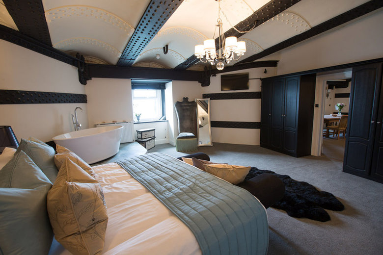 Hotel No Man's Fort