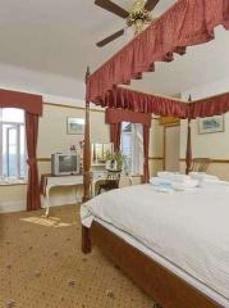 Bed & Breakfast Harbour View Hotel