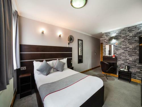 Epsilon Hotel