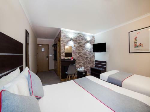 Epsilon Hotel