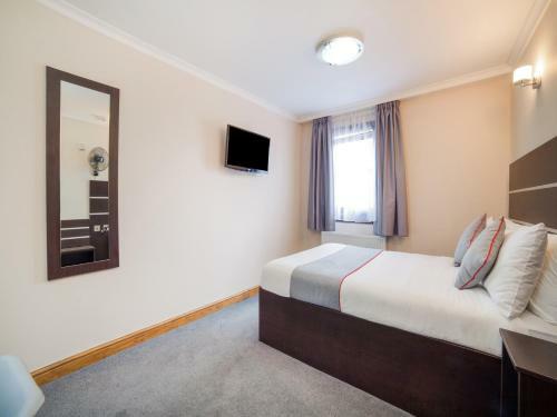 Epsilon Hotel