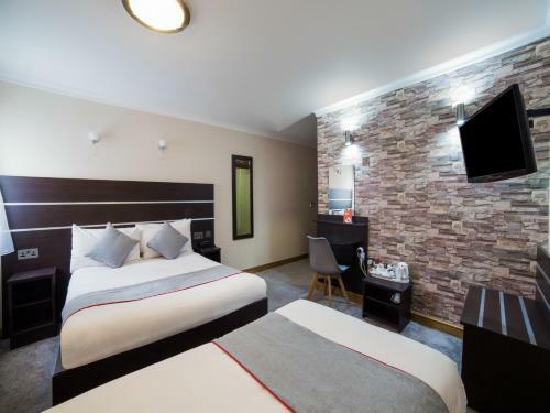 Epsilon Hotel