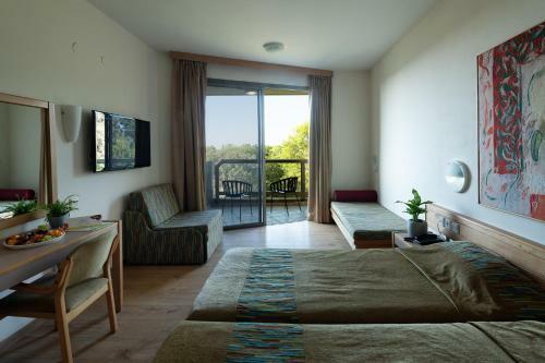 Shefayim Kibbutz Hotel