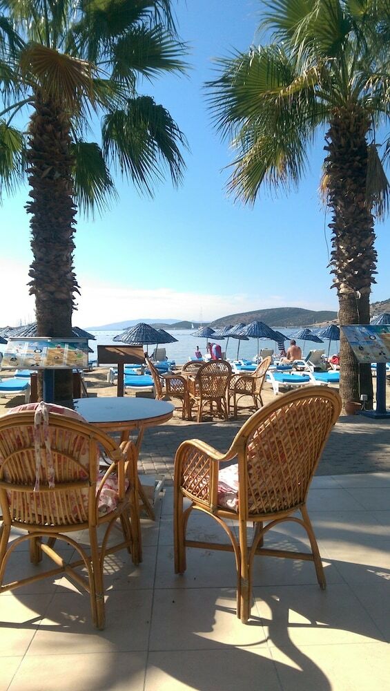 Nagi Beach Hotel