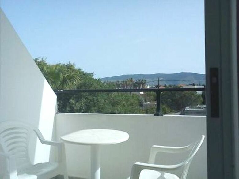 Laura Hotel