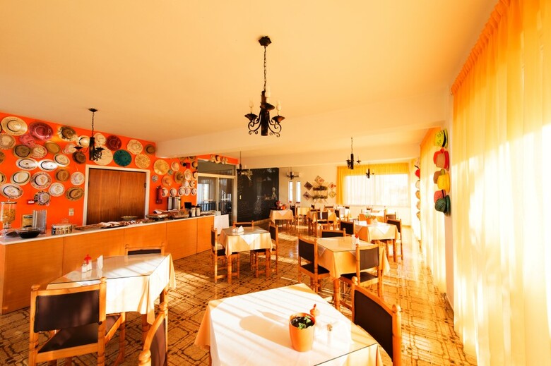 Laura Hotel