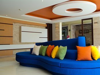 Iyara Beach Hotel & Plaza