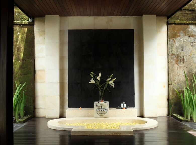 Ubud Village Hotel