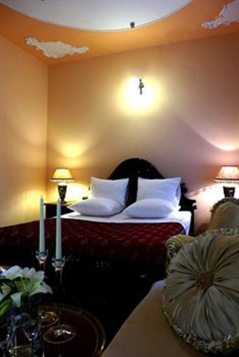 Hotel Prestige