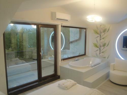 Lale Hotel