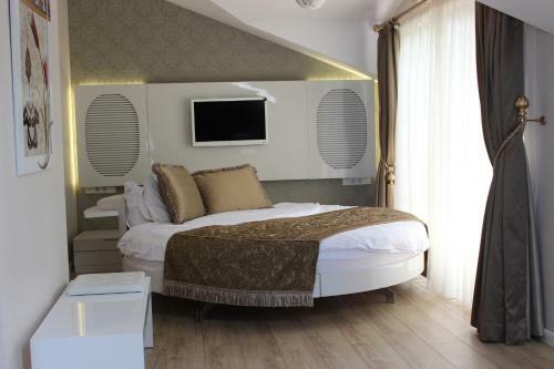 Lale Hotel