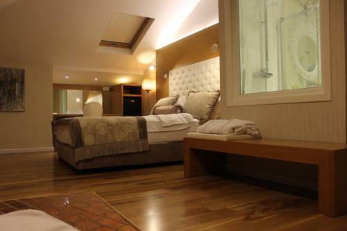 Lale Hotel