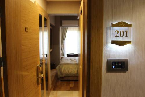 Lale Hotel