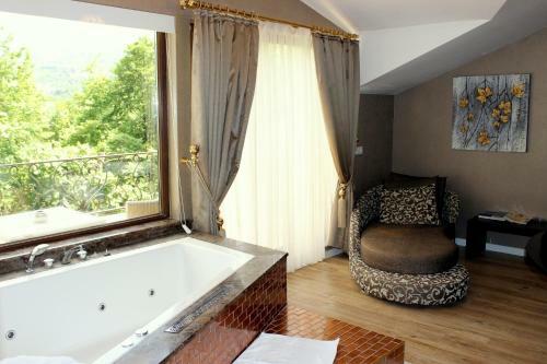 Lale Hotel