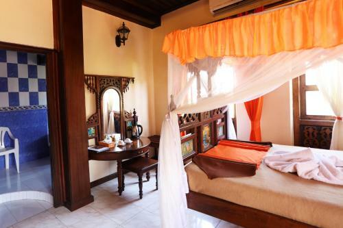 Chavda Hotel