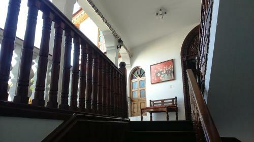 Chavda Hotel