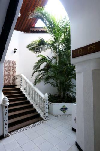 Chavda Hotel