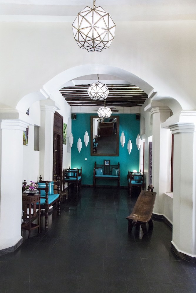 Maru Maru Hotel
