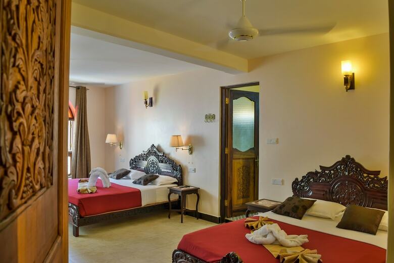 Tembo House Hotel