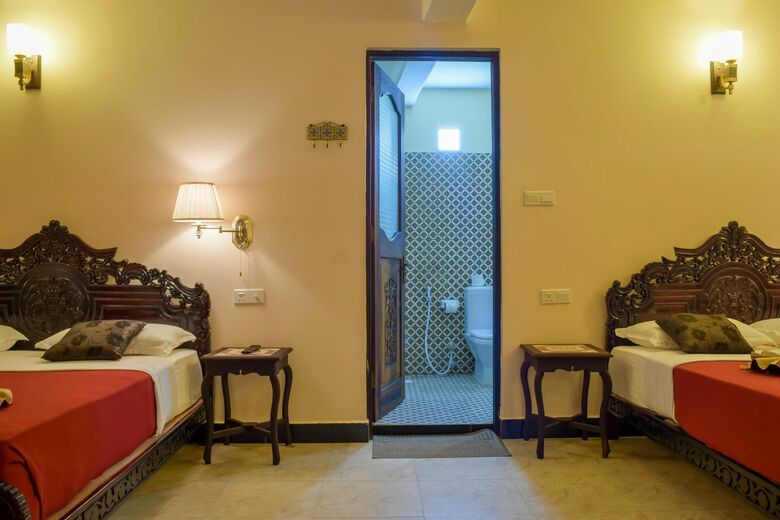 Tembo House Hotel