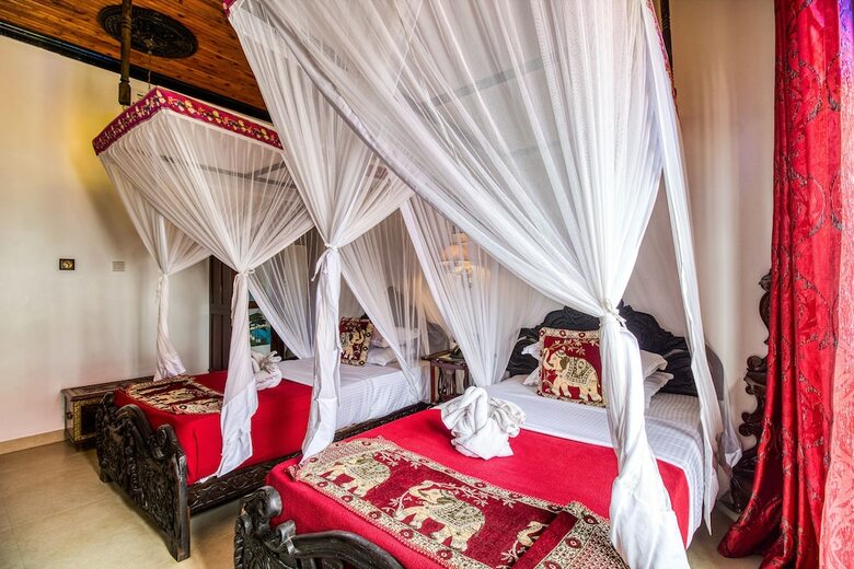 Tembo House Hotel