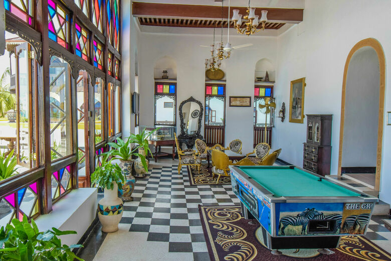 Tembo House Hotel