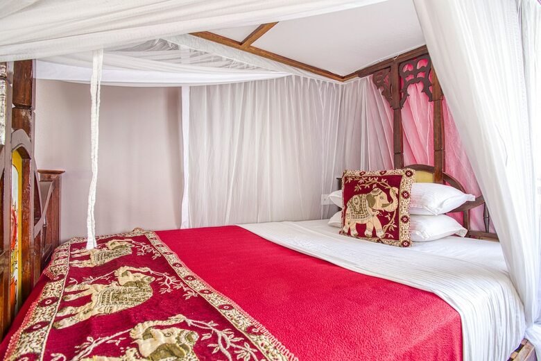 Tembo House Hotel