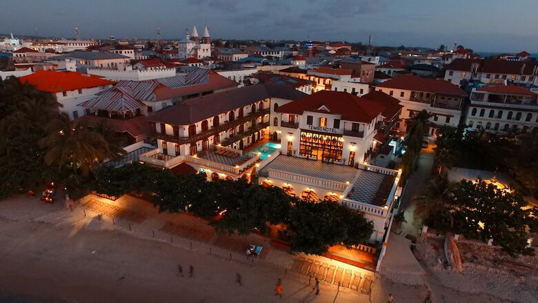 Tembo House Hotel