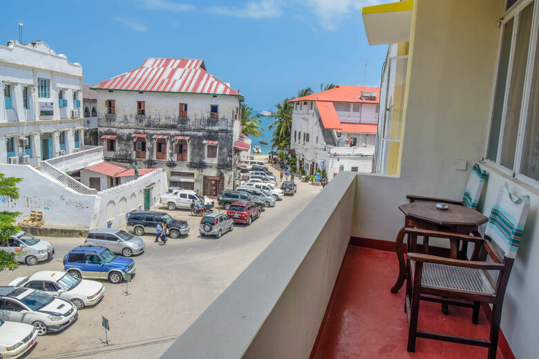 Tembo House Hotel