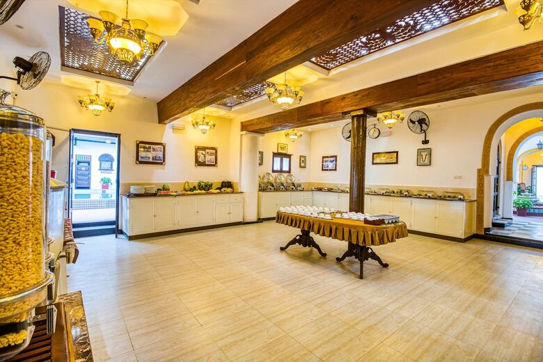Tembo House Hotel