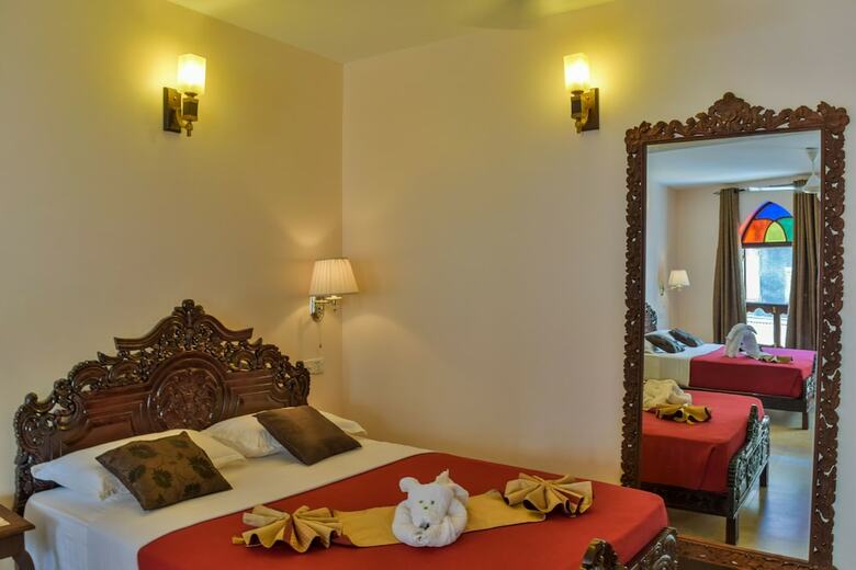 Tembo House Hotel
