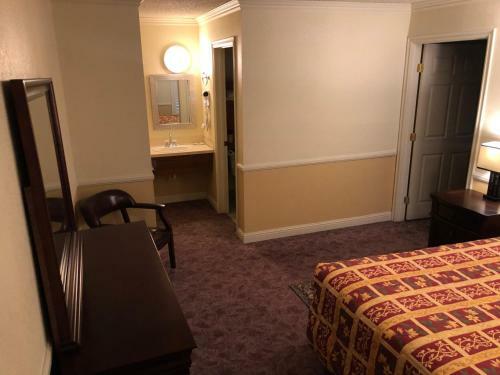 Hotel National 9 Inn