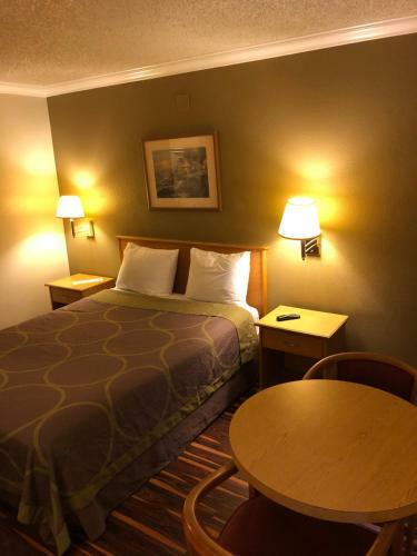 Hotel National 9 Inn