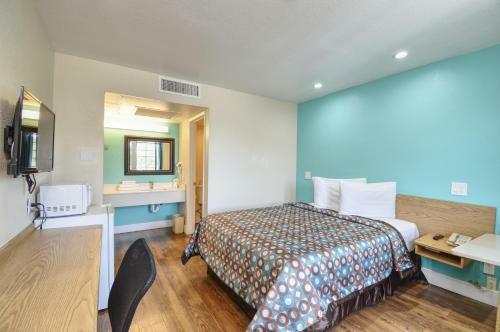 Motel 6 Buttonwillow North